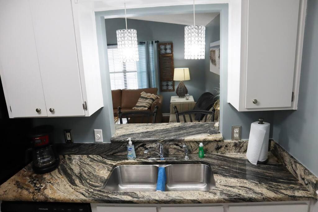 Lazy Palm 4 Pools Short Walk To Beach! Sleeps 5! Panama City Beach Luaran gambar
